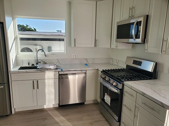4th image of 2667 K St #2667