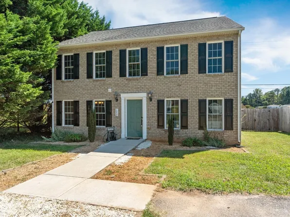 1057 Old Trail Rd, Forest, VA 24551