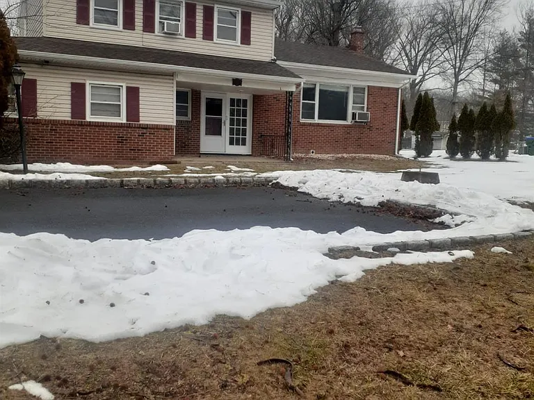 1776 Oak Tree Rd — Photo 9