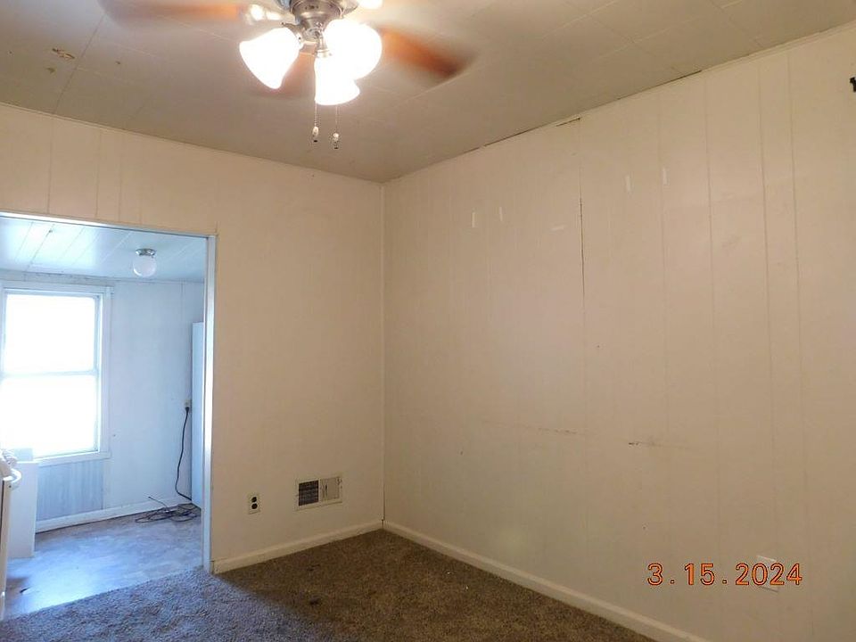 802 E 6th St North Platte NE Zillow