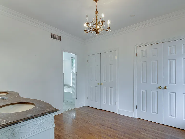 186 S Belvedere Blvd — Photo 20