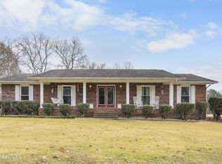 364 Orchard Valley Dr, Harriman, TN 37748