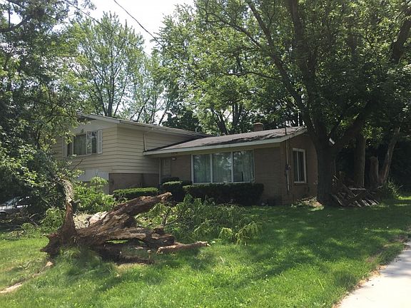 3rd image of 1718 Burton St SE