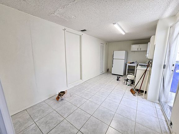 5th image of 18241 NE 20th Ave