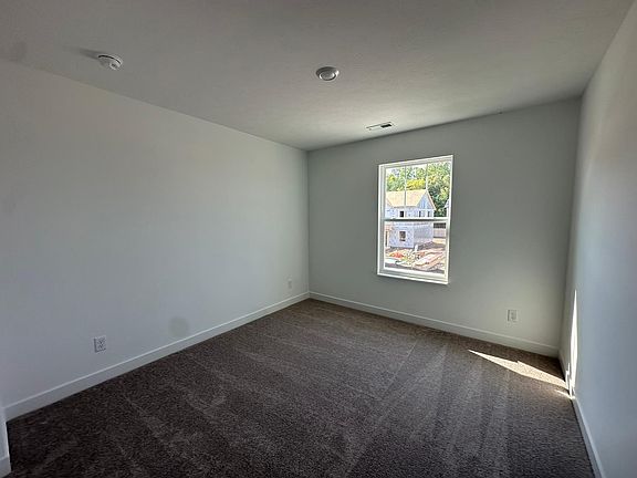 5th image of 1028 Bald Tree Dr
