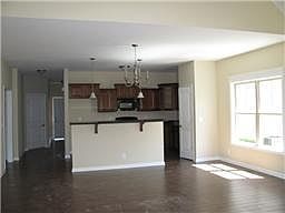 3rd image of 81 Whitman Xing #81