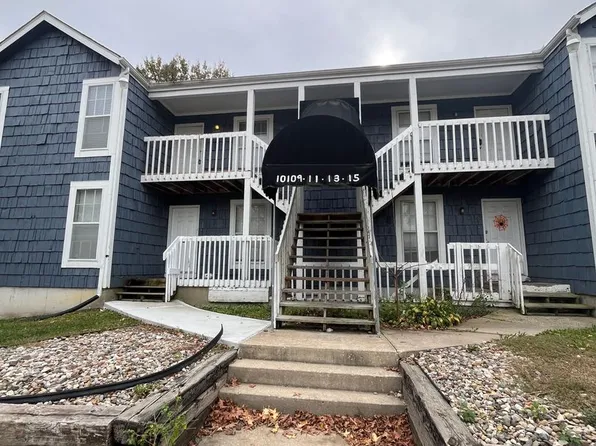 Available Now! 2 Bed 2 Bath Apartment! $995.00