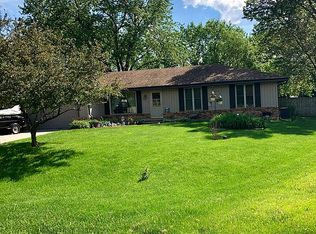 4037 Straw Ln, Roscoe, IL 61073