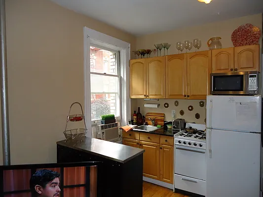 Rented by Pink Stone Realty LLC | media 29