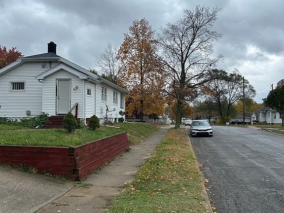4th image of 633 S 34th St