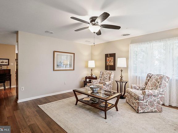 5th image of 101 Sunflower Dr