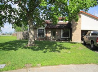 3 Crossing Ct, Angleton, TX 77515