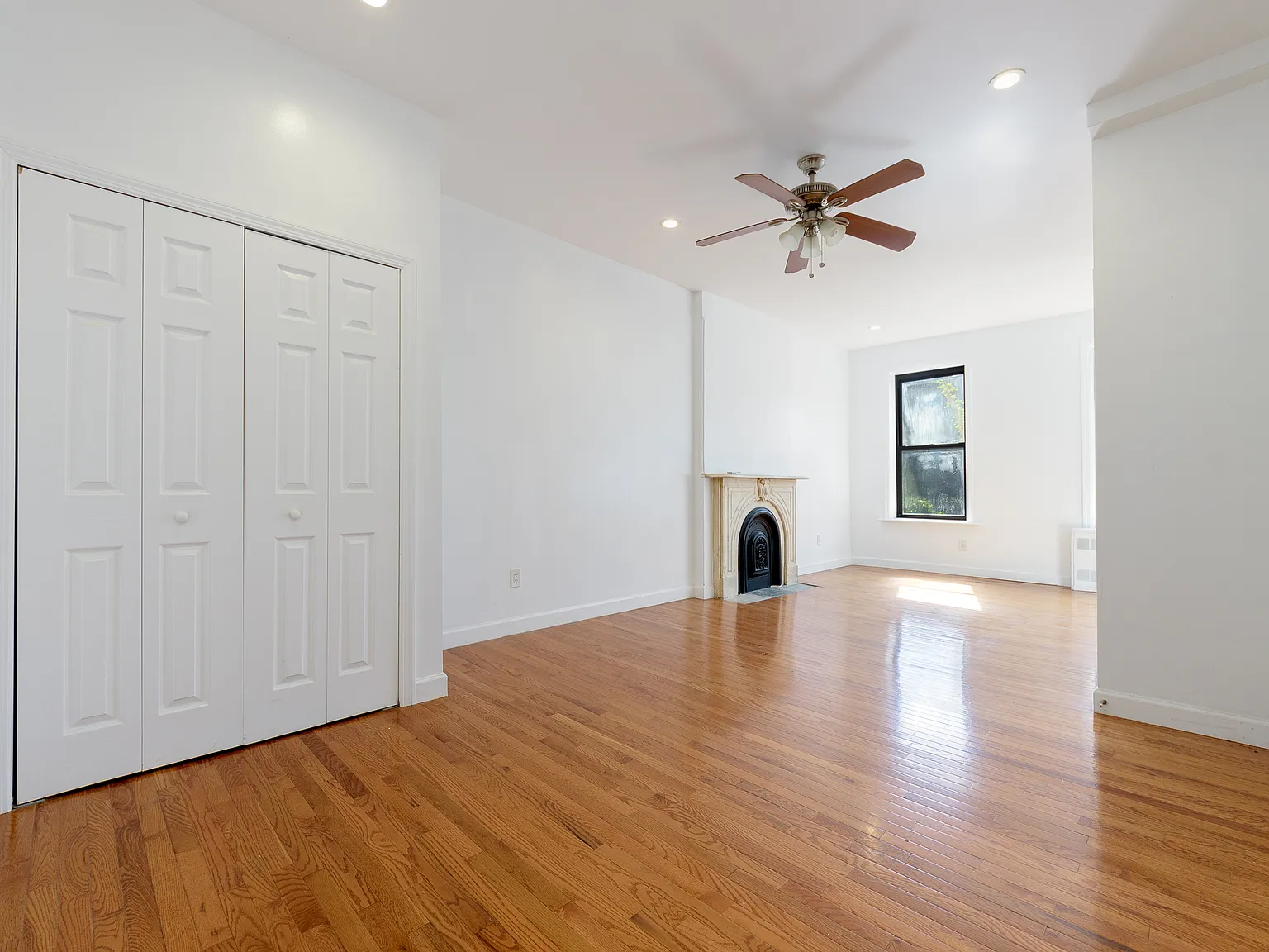 166 Macon Street — Photo 2