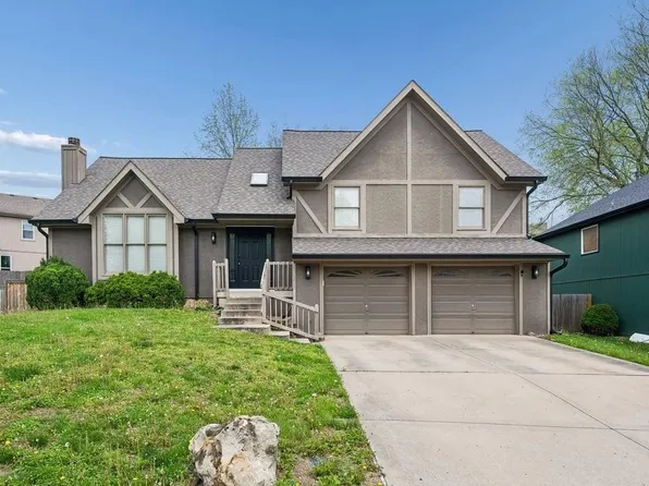 14611 Killarney Ln, Smithville, MO 64089