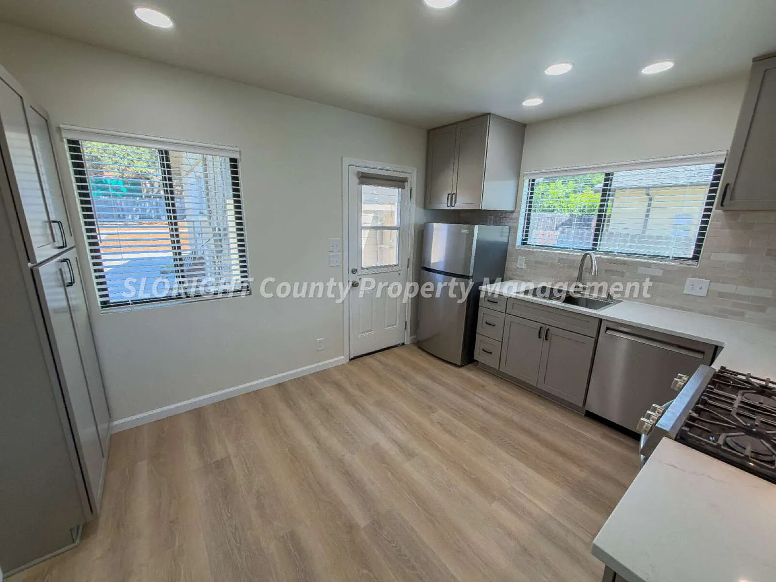 2 bed, 1.0 bath, $2,900 — Photo 3