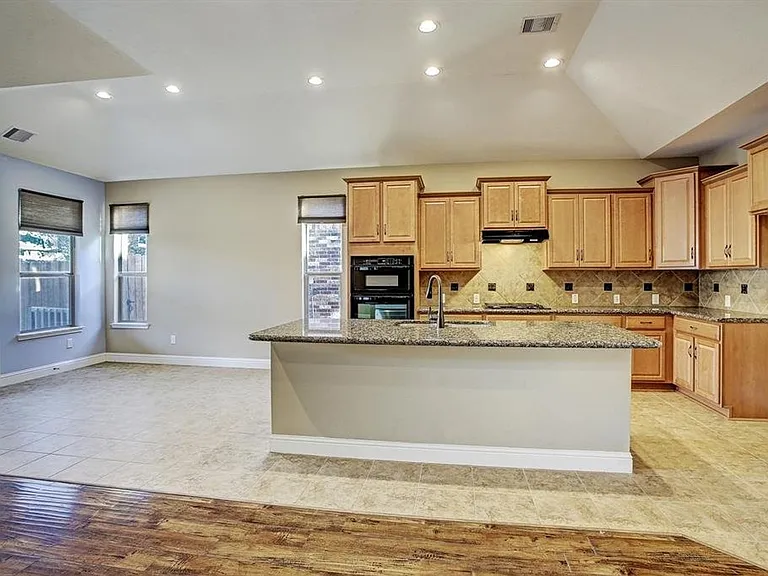 11022 Avery Oaks Ln — Photo 6