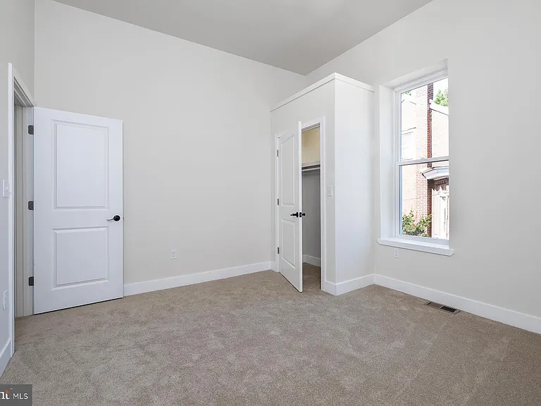 151 N York St #C — Photo 11
