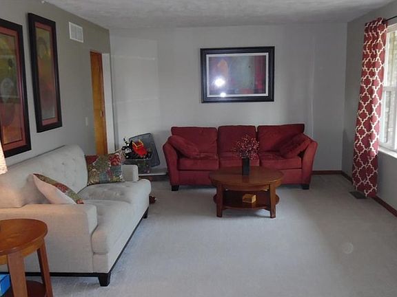 3rd image of 105 Cornerstone Dr