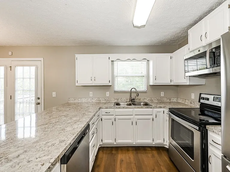 207 Fairfield Dr — Photo 8