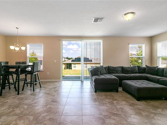 5th image of 6007 Fallglow Ln