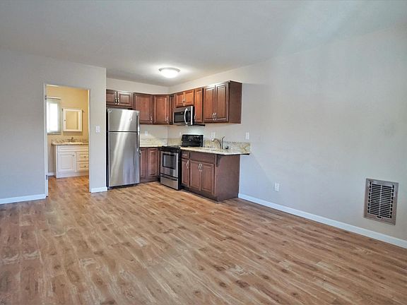 3rd image of 1845 Hornblend St