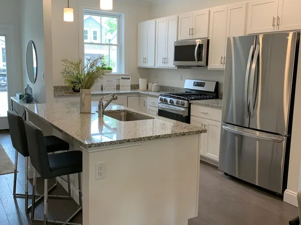 7 E Dexter Ave #16, Woburn, MA 01801