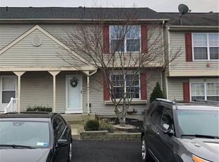 6 Marian Ct, Warwick, NY 10990