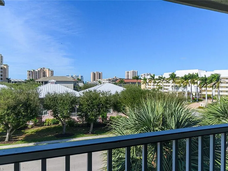 1020 Swallow Ave #302 — Photo 35