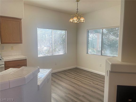 5th image of 1050 E Cactus Ave Unit 2015