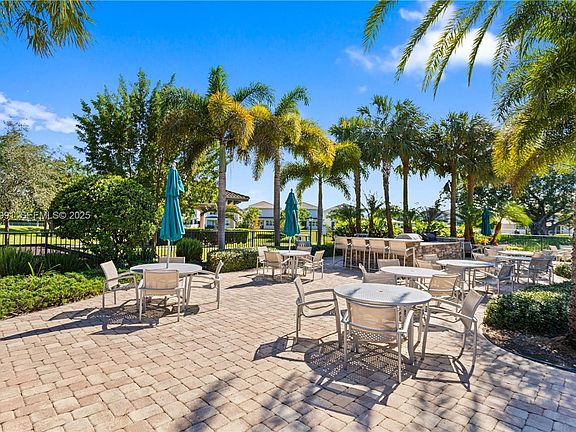 3rd image of 4022 Large Leaf Ln #4022