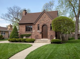 900 S Clifton Ave, Park Ridge, IL 60068