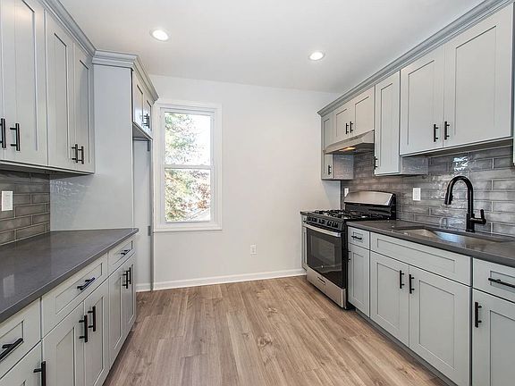 2nd image of 105 Coolidge St Floor 2
