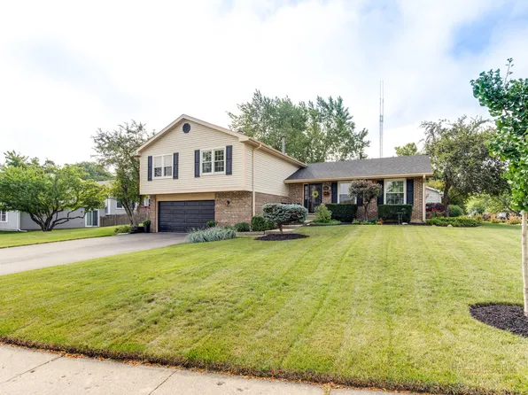 715 Fieldstone Cir, Lake Zurich, IL 60047