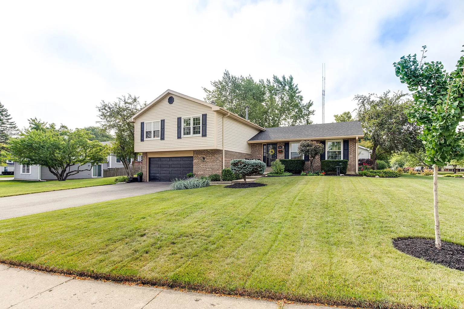 715 Fieldstone Cir photo 1