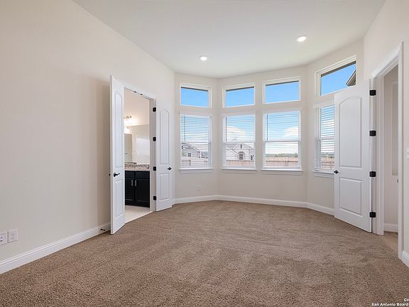 5th image of 2052 Stephanie Ave