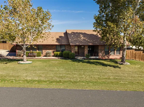 107 Clarks Grove Ln, Hutto, TX 78634