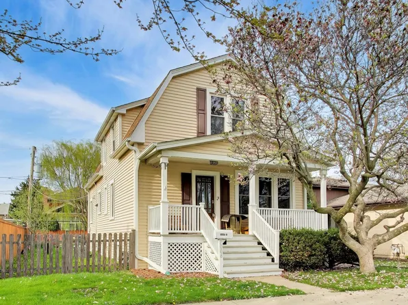 7006 W Jarvis Ave, Niles, IL 60714