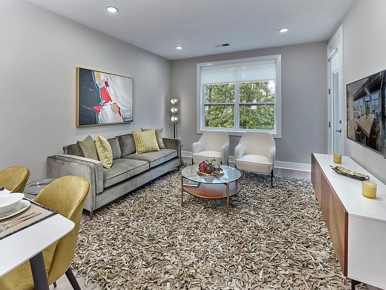 307 W Elizabeth Ave — Photo 10