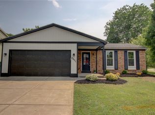 3631 Heatherwood Dr, Hamburg, NY 14075