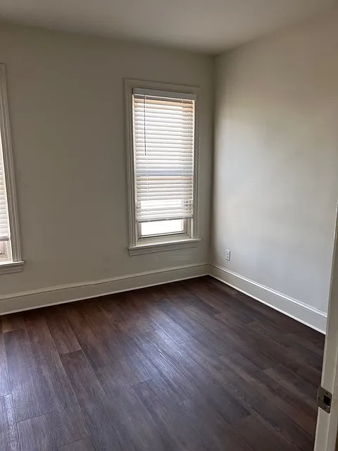 2 bed, 1000 sqft, $1,500 — Photo 3