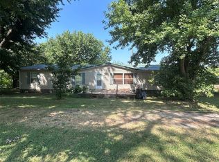 1004 N Taylor Ave, Wynnewood, OK 73098