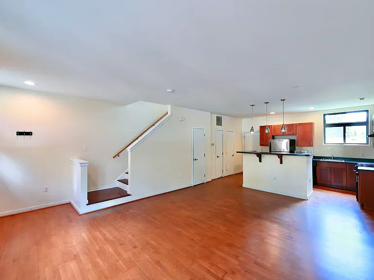 621 N 10th St #1 — Photo 8