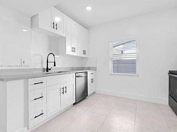 5th image of 1510 NE 117th St