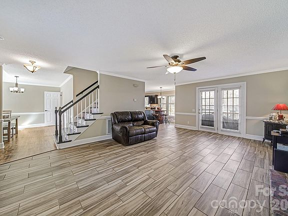 3rd image of 2160 Crosstrail Rdg