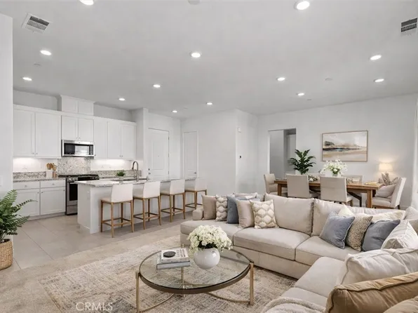 27410 Merlin Pl #305, Valencia, CA 91381