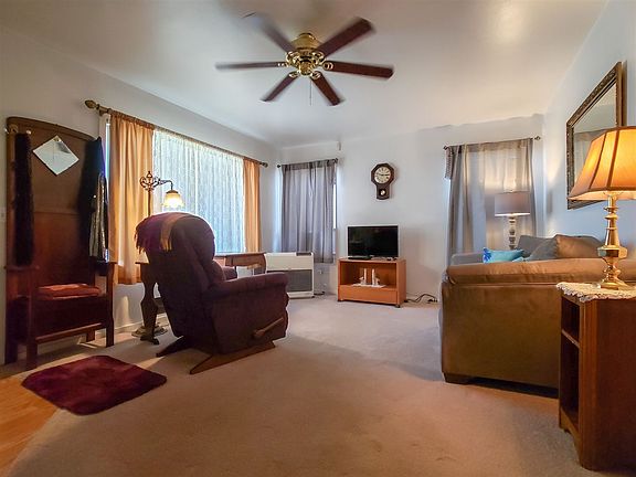 2nd image of 845 Knapp St