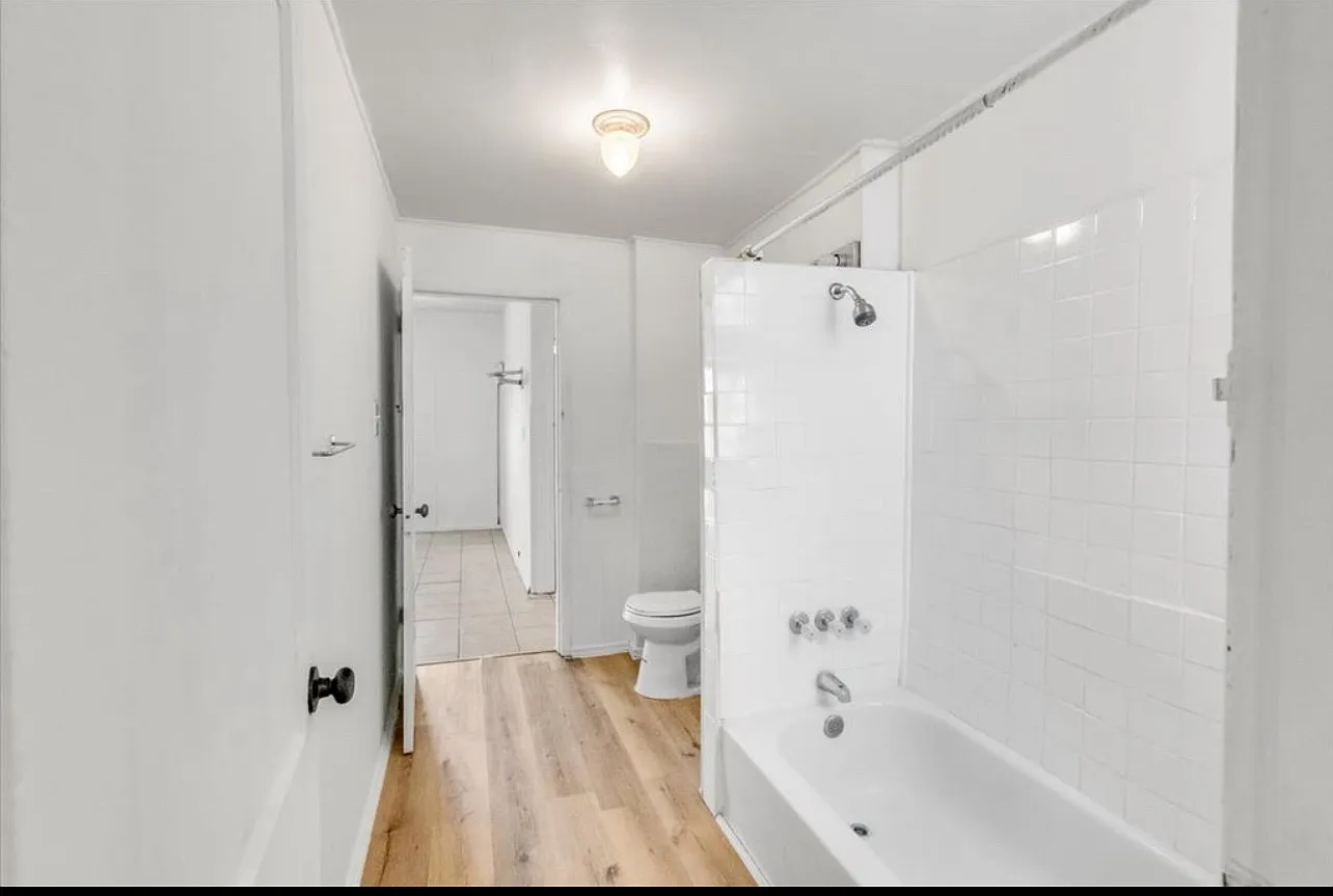 3 bed, 1200 sqft, $1,200 — Photo 4