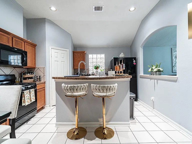 10306 Gerlach St — Photo 14