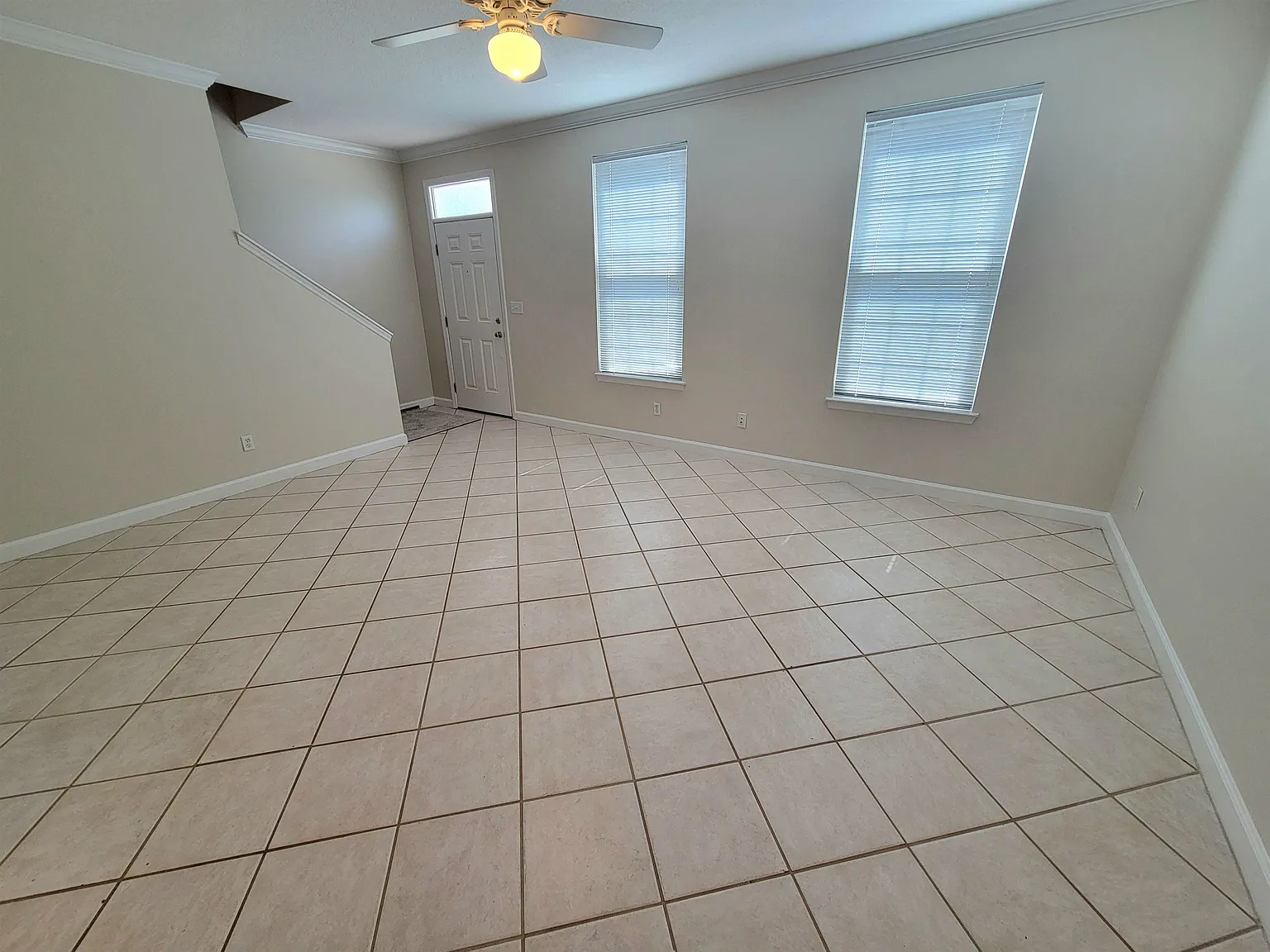 2 bed, 2.5 bath, 1324 sqft, $2,200 — Photo 4