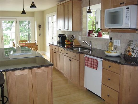 Kitchen, leading out onto the patio